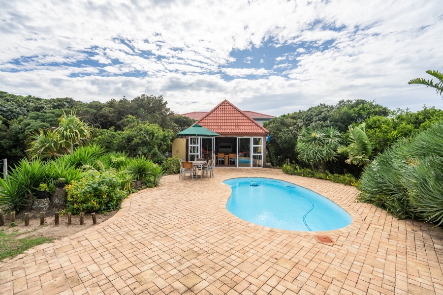 7 Bedroom Property for Sale in West Beach Eastern Cape